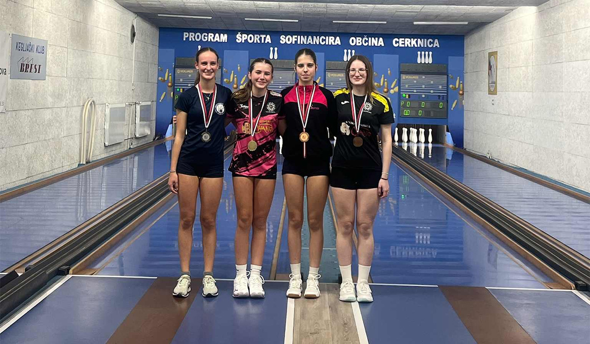 Iz leve: Zoja Rozina (2. mesto), Julija Rudolf (1. mesto), Eli Pirc in Tina Kranjec (3. mesto)